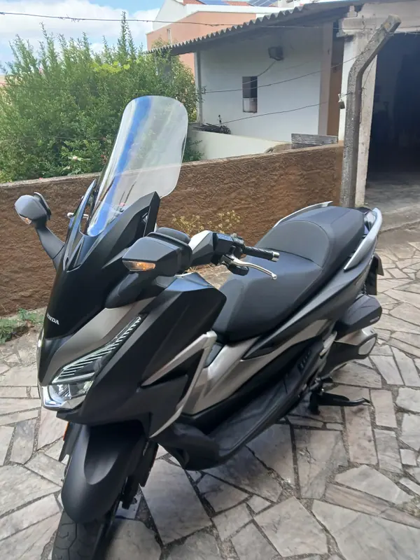 Honda Forza 2021 - 4600 EUR, 8400 km - AUTO.MOTO.pt - 8400km - foto 8 de 10