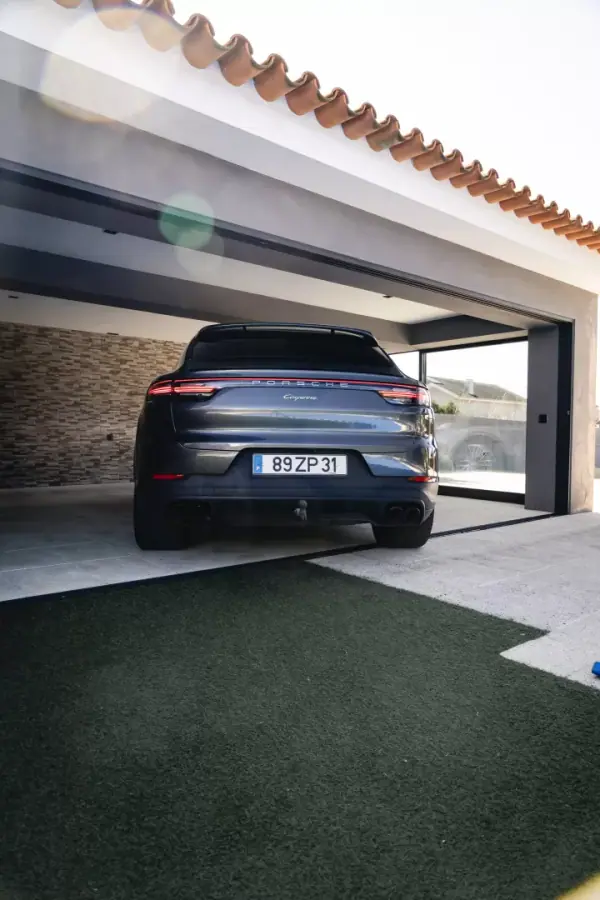 Porsche Cayenne Coupé 2019 - 62900 EUR, 253000 km - AUTO.MOTO.pt - 253000km - foto 23 de 40