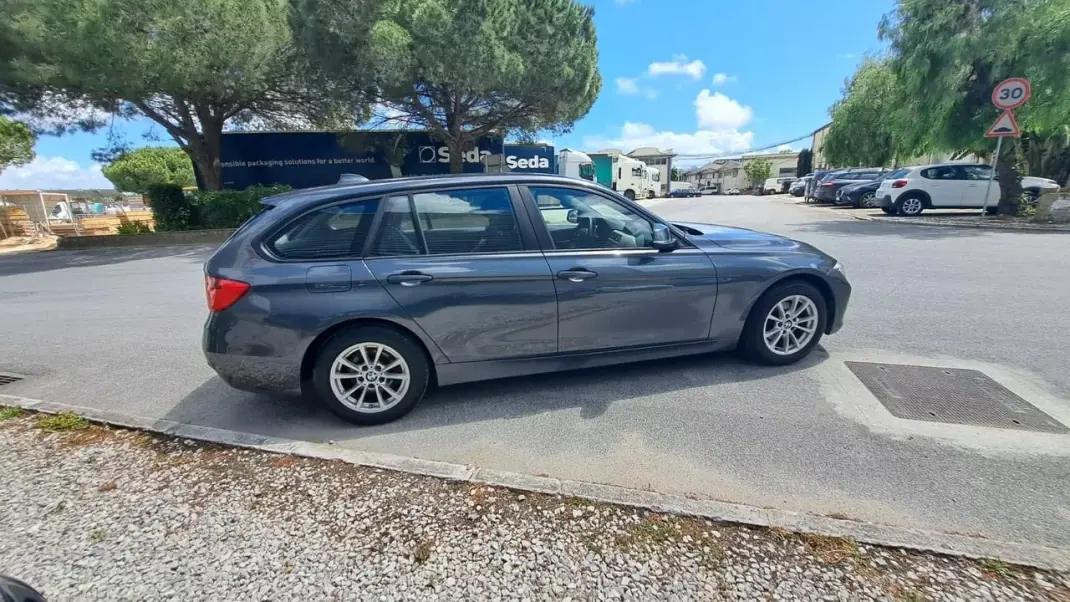 BMW 316 2014 - 13890 EUR, 173487 km - 173487km - foto 18 de 50