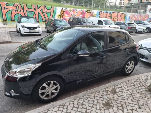 Peugeot 208 1.2 VTI 82 2014 Petrol