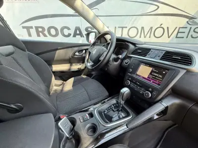 Renault Kadjar 2017 - 14900 EUR, 124200 km - AUTO.MOTO.pt - 124200km - foto 5 de 52