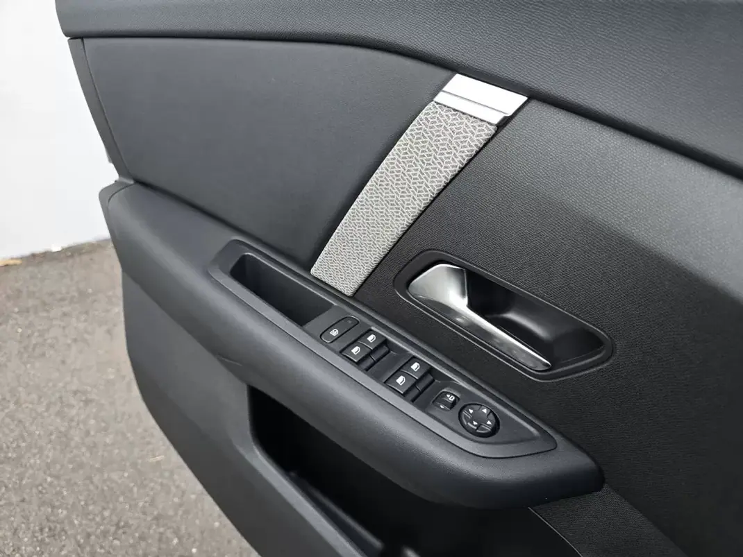 Citroën C4 2024 - 17800 EUR, 27000 km - AUTO.MOTO.pt - 27000km - foto 34 de 40