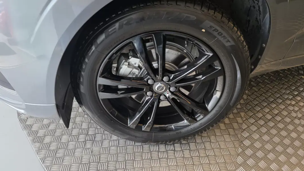 Volvo XC 60 2018 - 23500 EUR, 242396 km - AUTO.MOTO.pt - 242396km - foto 34 de 55