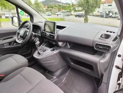 Citroën Berlingo 1.5 Bluehdi M Clube 102cv 2021 - 12990 EUR, 156055 km - AUTO.MOTO.pt - 156055km - foto 8 de 10