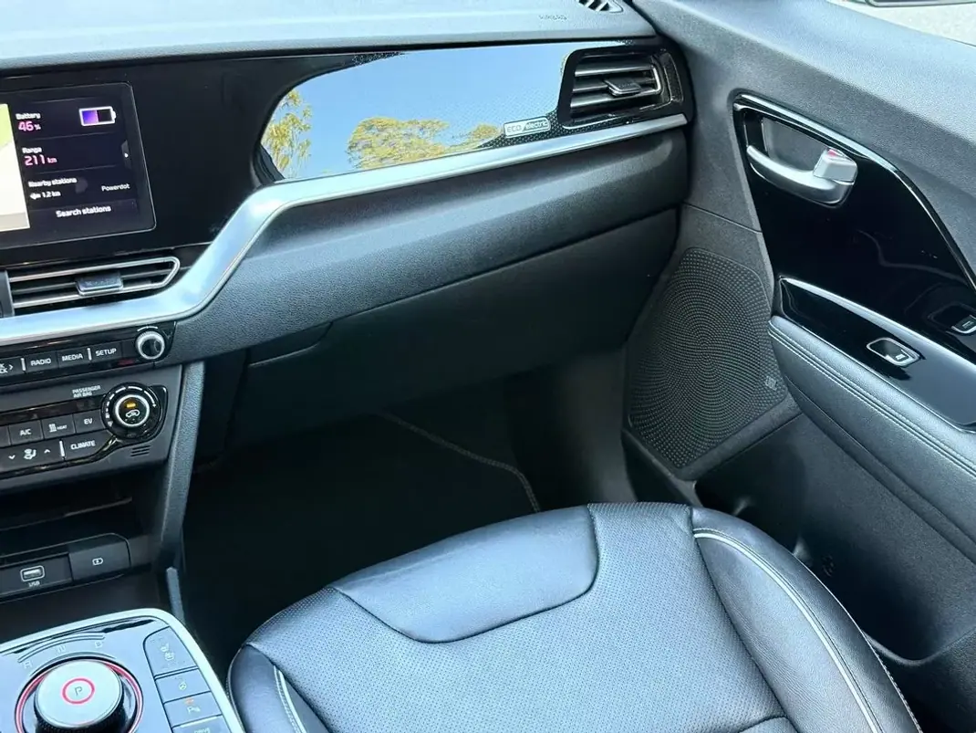 Kia e-Niro 2020 - 19900 EUR, 67500 km - AUTO.MOTO.pt - 67500km - foto 22 de 23