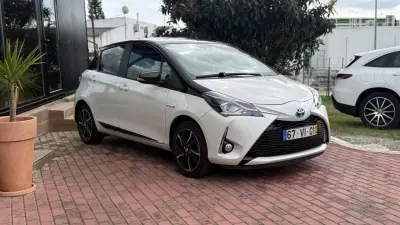 Toyota Yaris 2018 - 16990 EUR, 80000 km - AUTO.MOTO.pt - 80000km - foto 12 de 29