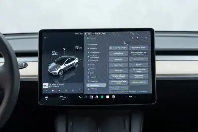 Tesla Model Y 2023 - 35950 EUR, 57000 km - 57000km - foto 40 de 49