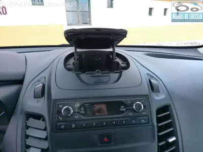 Ford Tourneo Connect 2020 - 19980 EUR, 108000 km - AUTO.MOTO.pt - 108000km - foto 22 de 31