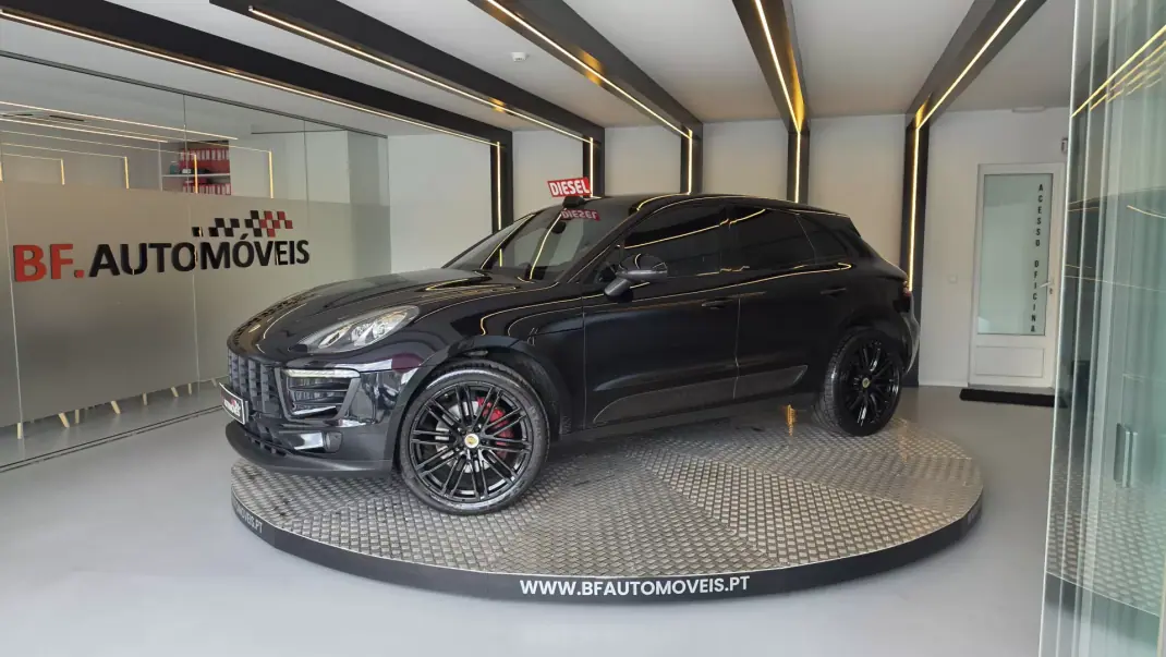 Porsche Macan 2014 - 33900 EUR, 211992 km - AUTO.MOTO.pt - 211992km - foto 2 de 58