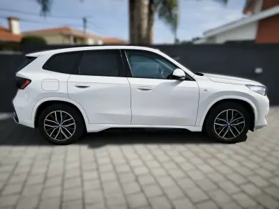 BMW iX1 2023 - 37950 EUR, 69800 km - foto 5 de 15