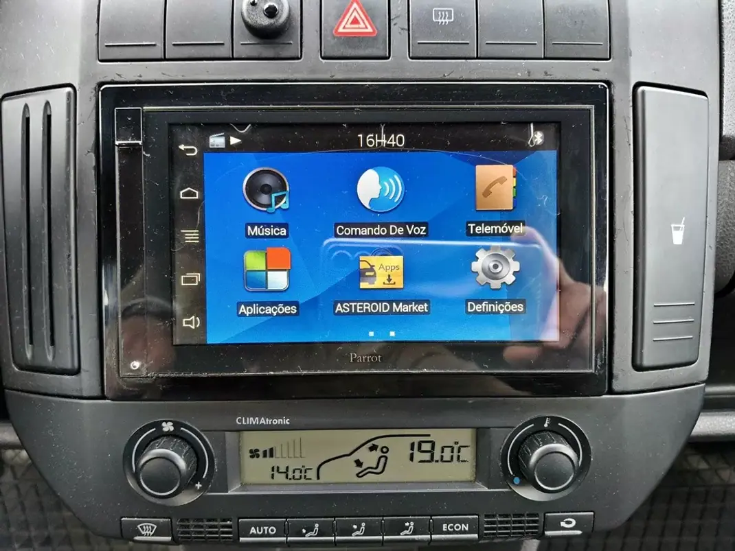 Volkswagen Polo 2009 - 6600 EUR, 174602 km - AUTO.MOTO.pt - 174602km - foto 16 de 24