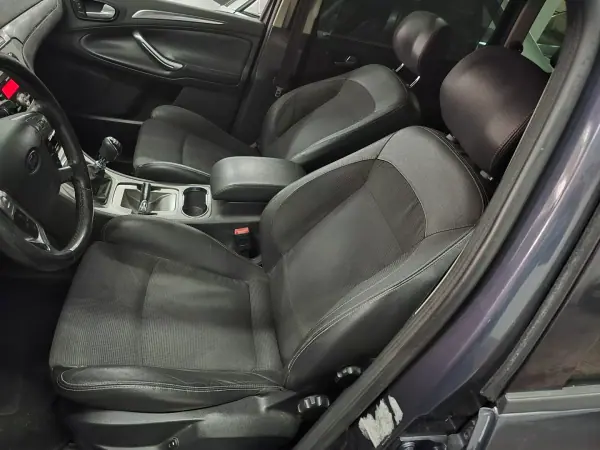 Ford S-Max 2009 - 3000 EUR, 351000 km - AUTO.MOTO.pt - 351000km - foto 8 de 16
