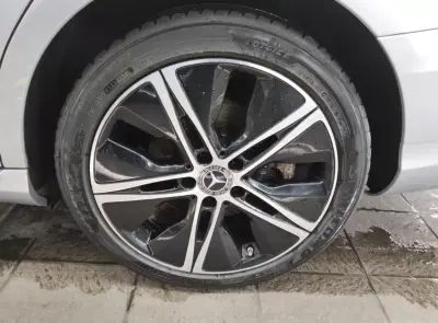 Mercedes-Benz C 300 2021 - 27500 EUR, 89000 km - AUTO.MOTO.pt - 89000km - foto 4 de 11
