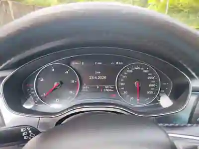 Audi A6 Avant 2012 - 12500 EUR, 280000 km - AUTO.MOTO.pt - 280000km - foto 13 de 28