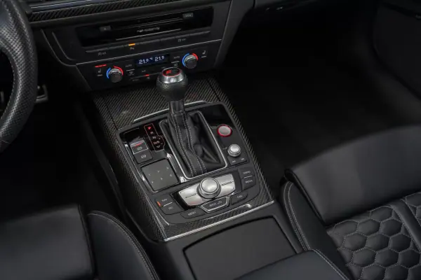 Audi RS6 Avant 2019 - 99950 EUR, 21800 km - AUTO.MOTO.pt - 21800km - foto 43 de 50