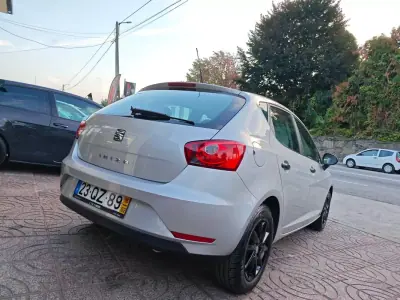 SEAT Ibiza 2016 - 10900 EUR, 80000 km - AUTO.MOTO.pt - 80000km - foto 9 de 29