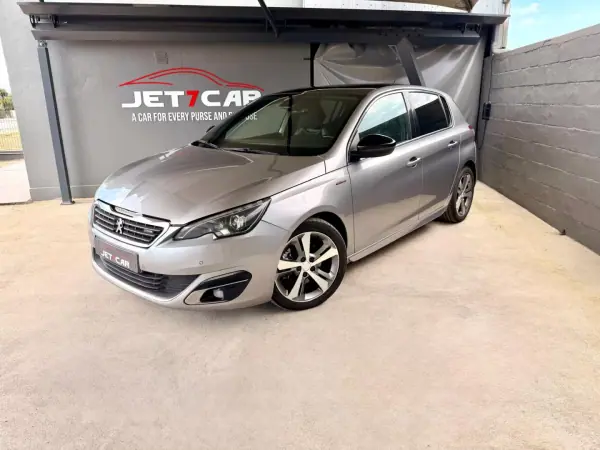 Peugeot 308 2015 - 15990 EUR, 223775 km - AUTO.MOTO.pt - 223775km - foto 3 de 22