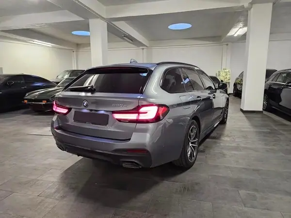 BMW 530e 2021 — foto 2 de 10