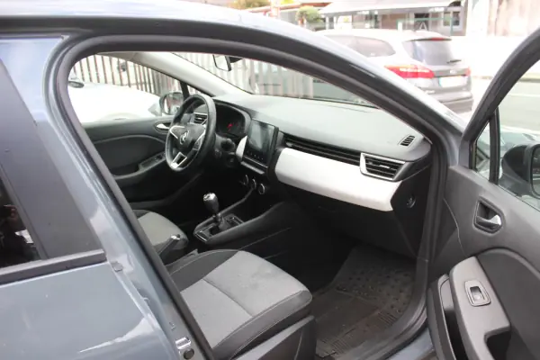 Renault Clio 2022 - 14750 EUR, 96500 km - AUTO.MOTO.pt - 96500km - foto 21 de 22