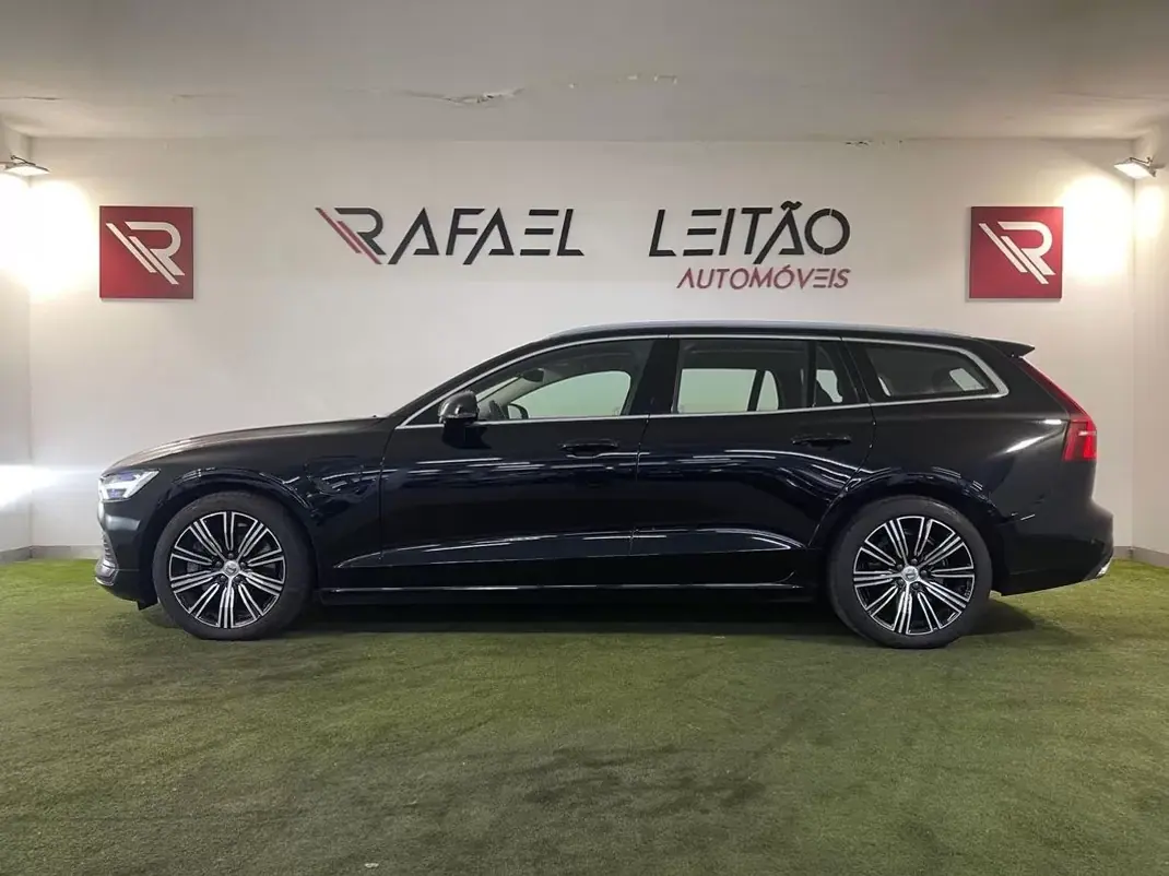 Volvo V60 2020 - 24950 EUR, 123000 km - AUTO.MOTO.pt - 123000km - foto 9 de 32