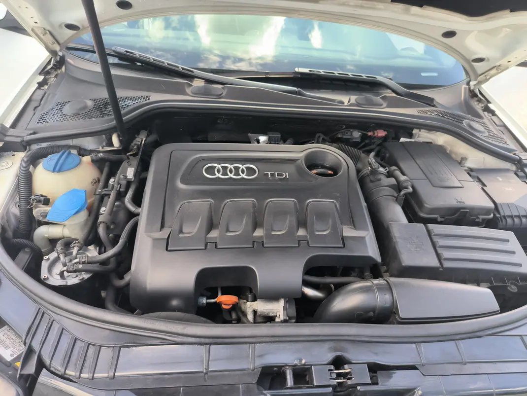 Audi A3 Sportback 2012 - 12500 EUR, 205100 km - AUTO.MOTO.pt - 205100km - foto 3 de 19