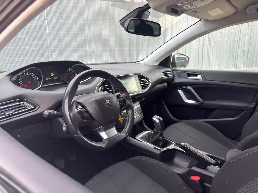 Peugeot 308 SW 2014 - 8950 EUR, 160000 km - AUTO.MOTO.pt - 160000km - foto 4 de 25