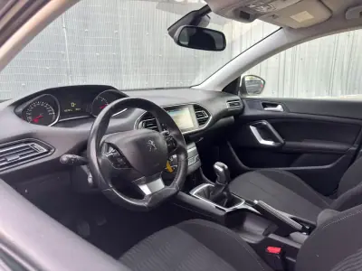 Peugeot 308 SW 2014 - 8950 EUR, 160000 km - AUTO.MOTO.pt - 160000km - foto 4 de 25