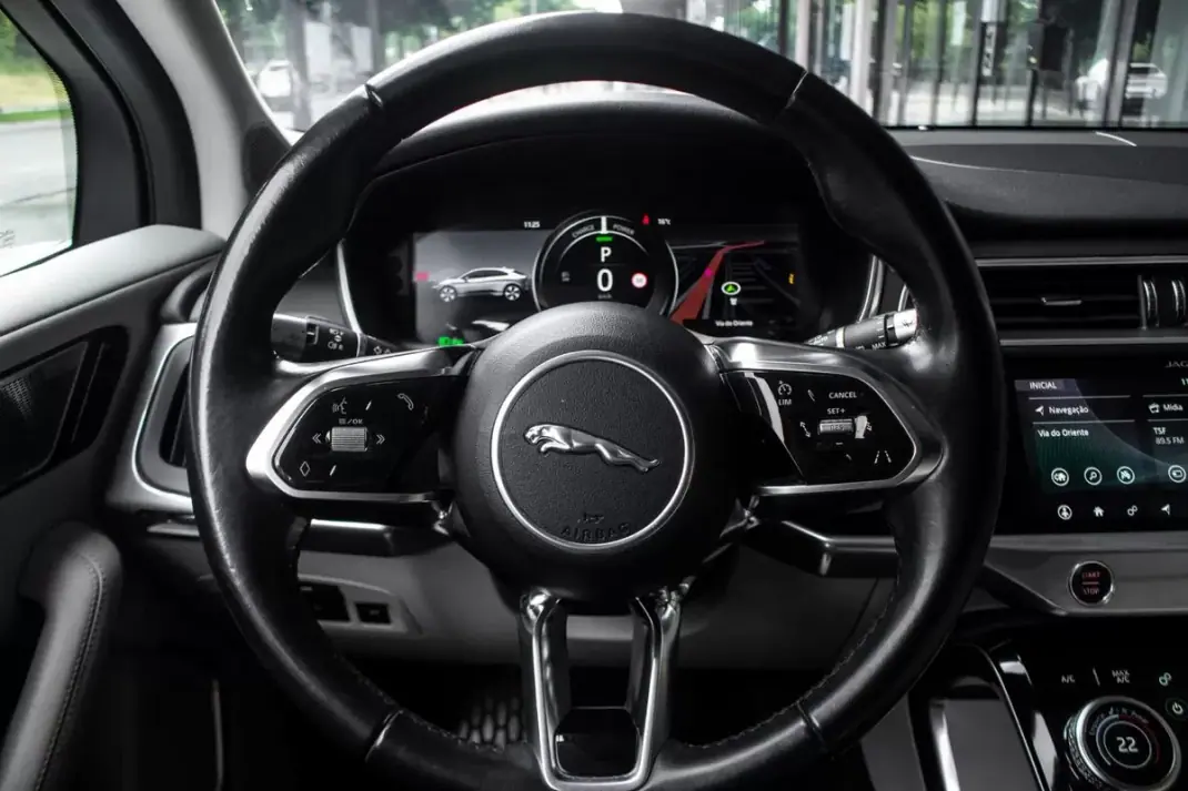 Jaguar I-Pace 2018 - 22990 EUR, 116299 km - AUTO.MOTO.pt - 116299km - foto 25 de 43