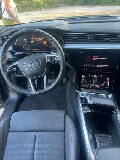 Audi e-tron 2022 - 34750 EUR, 131000 km - AUTO.MOTO.pt - 131000km - foto 27 de 50