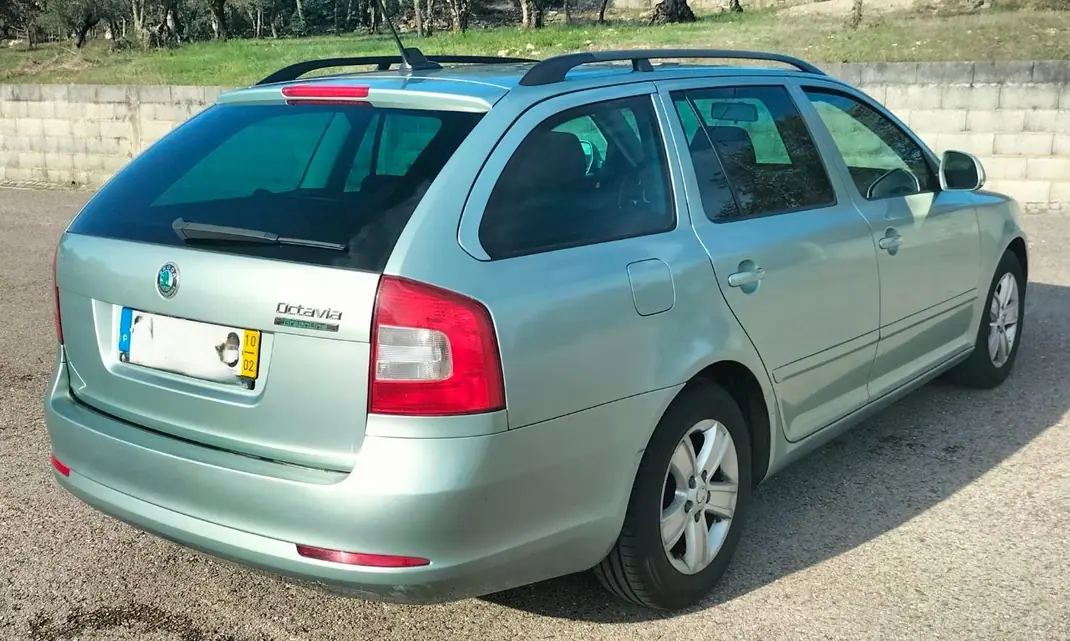 Skoda Octavia Break 2010 - 3800 EUR, 290000 km - 290000km - foto 2 de 9