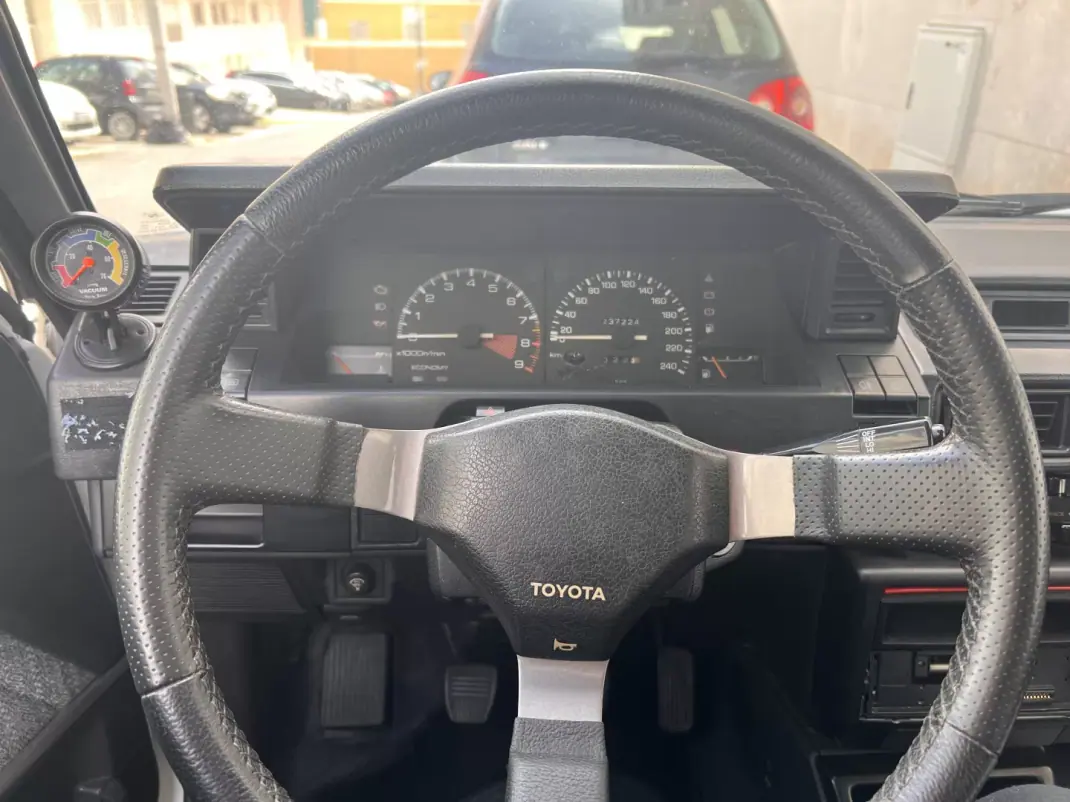 Toyota Corolla 1985 - 33000 EUR, 79000 km - 79000km - foto 10 de 10