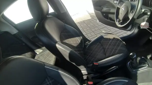 Mitsubishi Space Star 2020 - 11450 EUR, 50000 km - AUTO.MOTO.pt - 50000km - foto 5 de 28