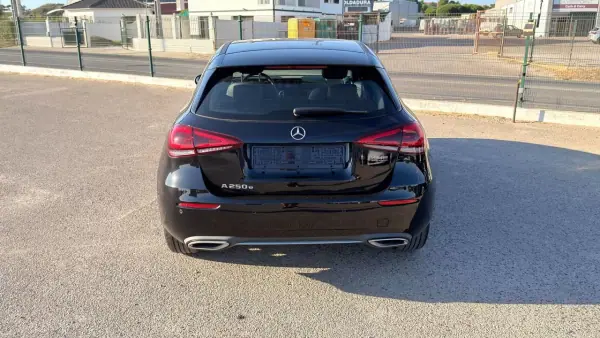 Mercedes-Benz A 250 e Progressive 2021 Híbrido Plug-In