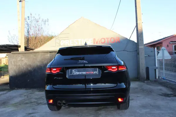 Jaguar F-Pace 2016 - 25900 EUR, 176000 km - AUTO.MOTO.pt - 176000km - foto 7 de 25