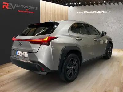 Lexus UX 250h 2021 - 24950 EUR, 126000 km - AUTO.MOTO.pt - 126000km - foto 3 de 20