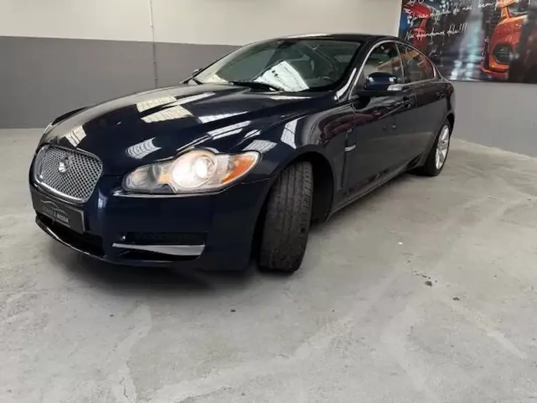 Jaguar XF 2009 - 11999 EUR, 187000 km - AUTO.MOTO.pt - 187000km - foto 2 de 8