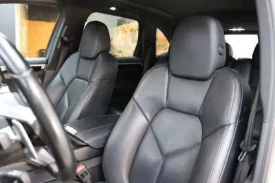 Porsche Cayenne 2015 - 41900 EUR, 140000 km - 140000km - foto 13 de 32