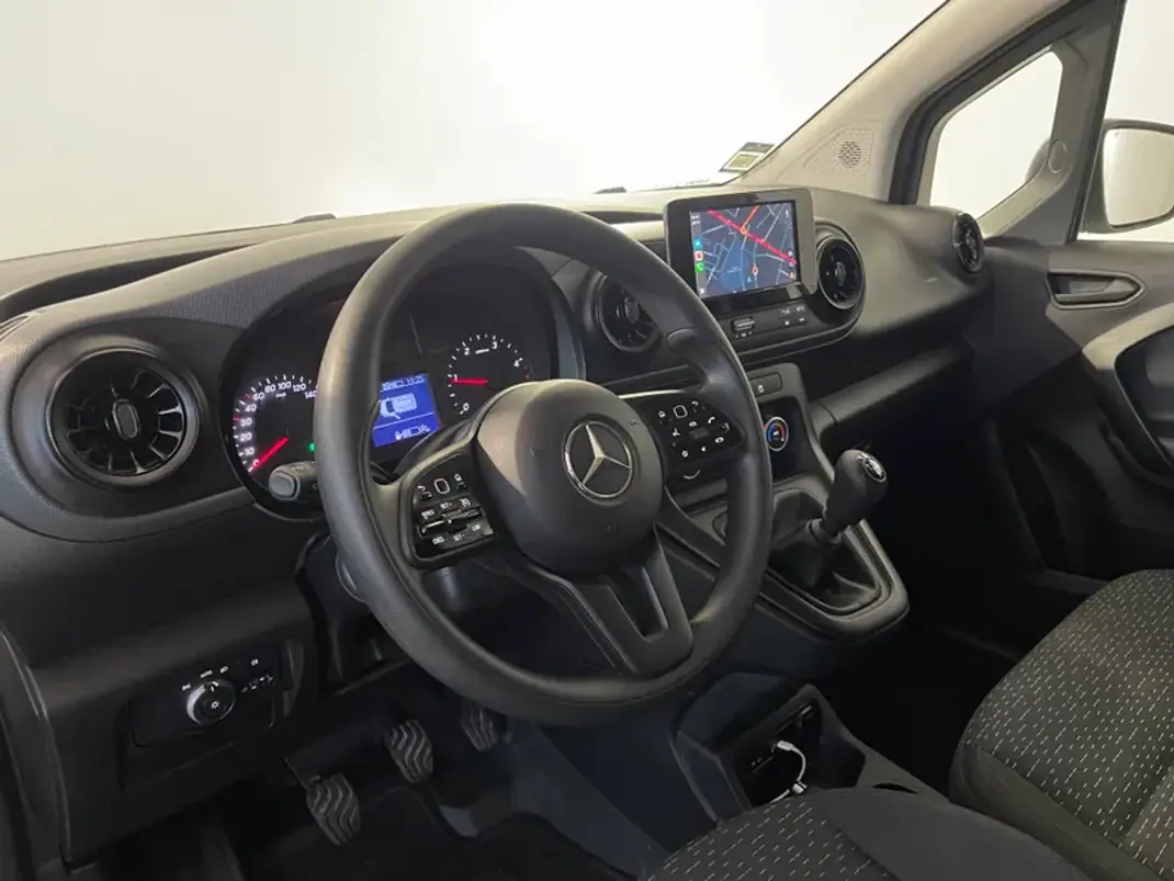 Mercedes-Benz 2022 - 17750 EUR, 45000 km - AUTO.MOTO.pt - 45000km - foto 2 de 28