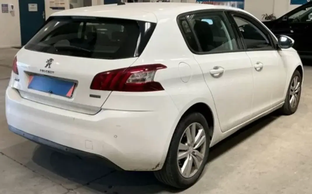 Peugeot 308 2016 - 8900 EUR, 124185 km - AUTO.MOTO.pt - 124185km - foto 6 de 6