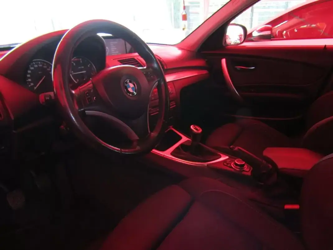 BMW 120 2011 - 11850 EUR, 249890 km - 249890km - foto 10 de 16