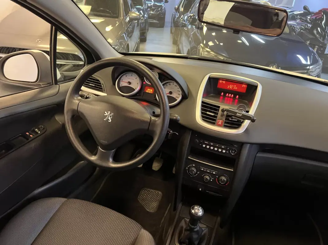 Peugeot 207 2010 - 6990 EUR, 125000 km - 125000km - foto 11 de 27