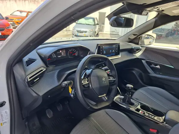 Peugeot 2008 2022 - 16750 EUR, 42500 km - AUTO.MOTO.pt - 42500km - foto 27 de 28