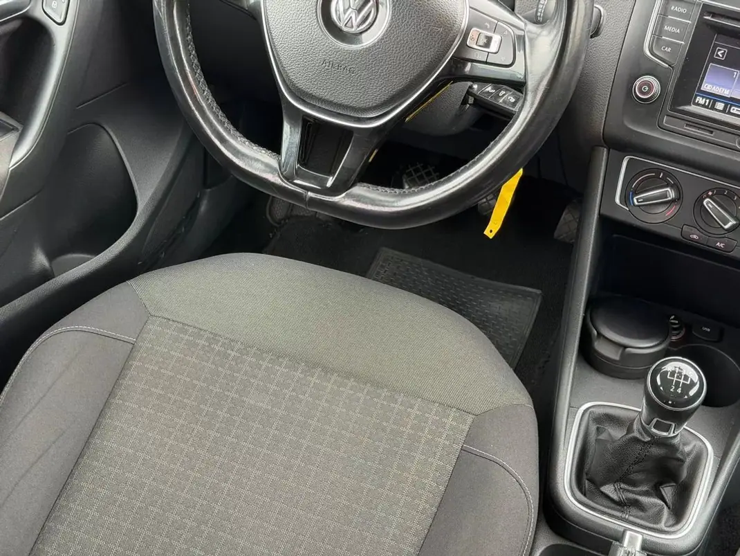 Volkswagen Polo 2017 - 10900 EUR, 152200 km - AUTO.MOTO.pt - 152200km - foto 15 de 28