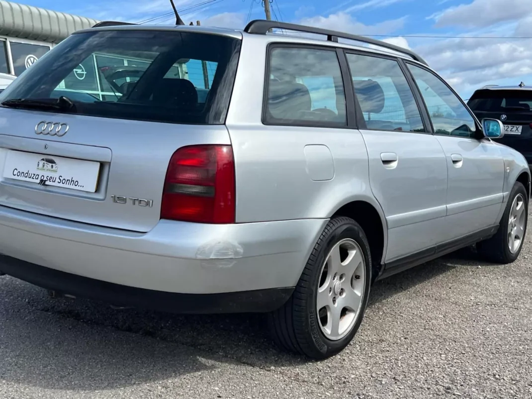 Audi A4 2004 - 4500 EUR, 400000 km - AUTO.MOTO.pt - 400000km - foto 8 de 18