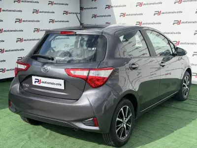 Toyota Yaris 2020 - 12990 EUR, 110000 km - AUTO.MOTO.pt - 110000km - foto 6 de 22