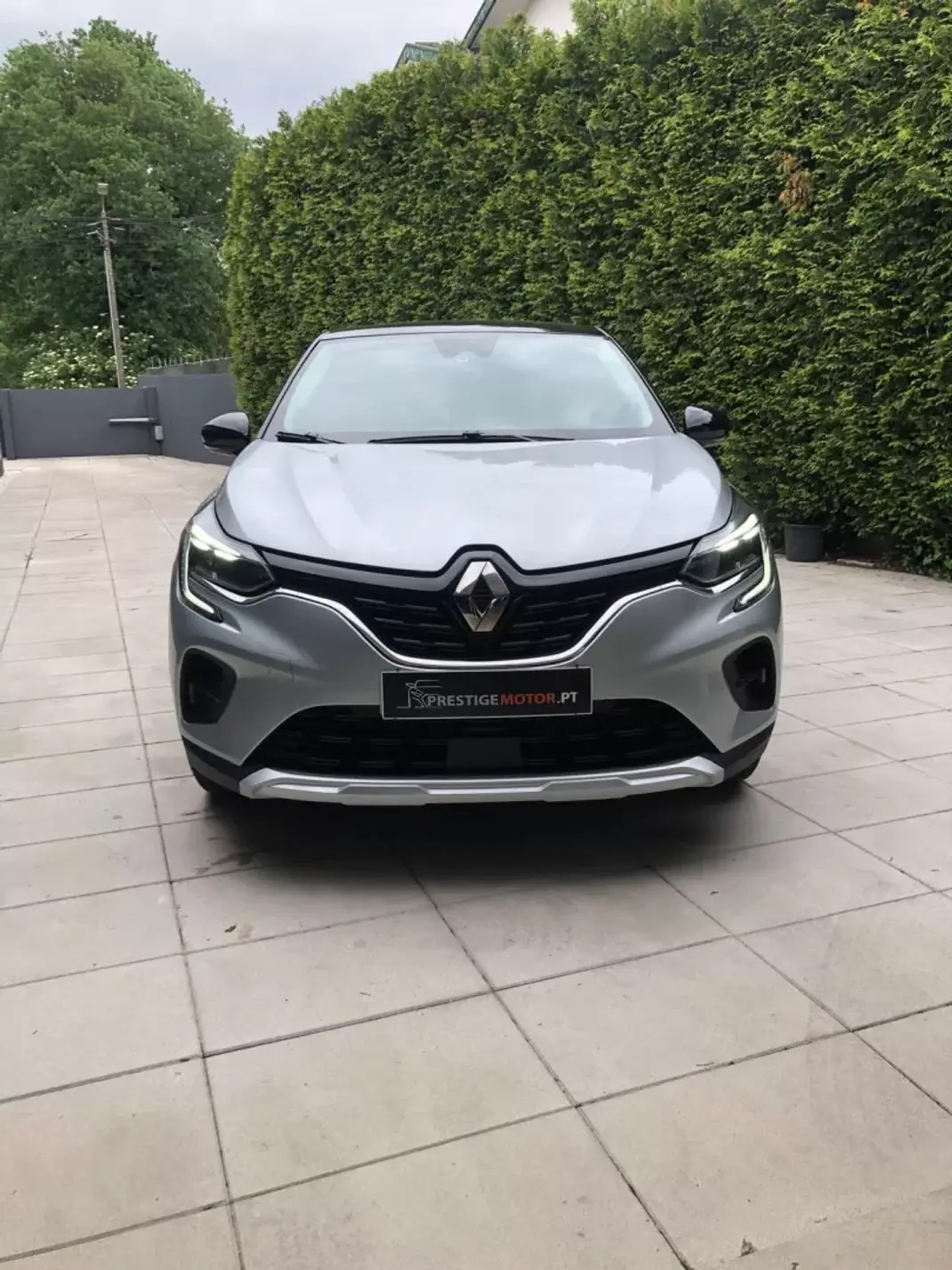 Renault Captur 2023 - 16900 EUR, 51000 km - AUTO.MOTO.pt - 51000km - foto 2 de 31