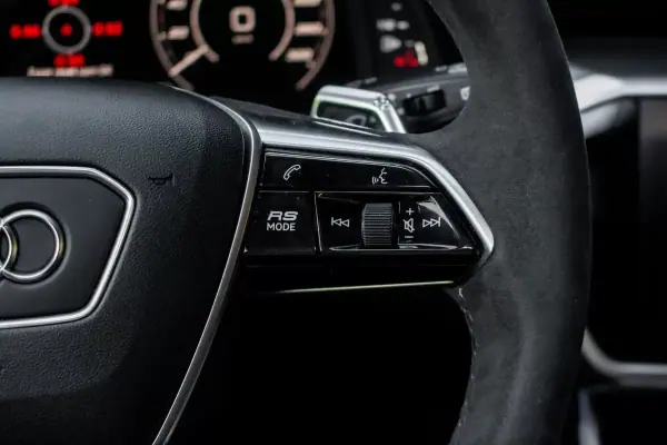Audi RS6 Avant 2021 - 114000 EUR, 74634 km - AUTO.MOTO.pt - 74634km - foto 17 de 51