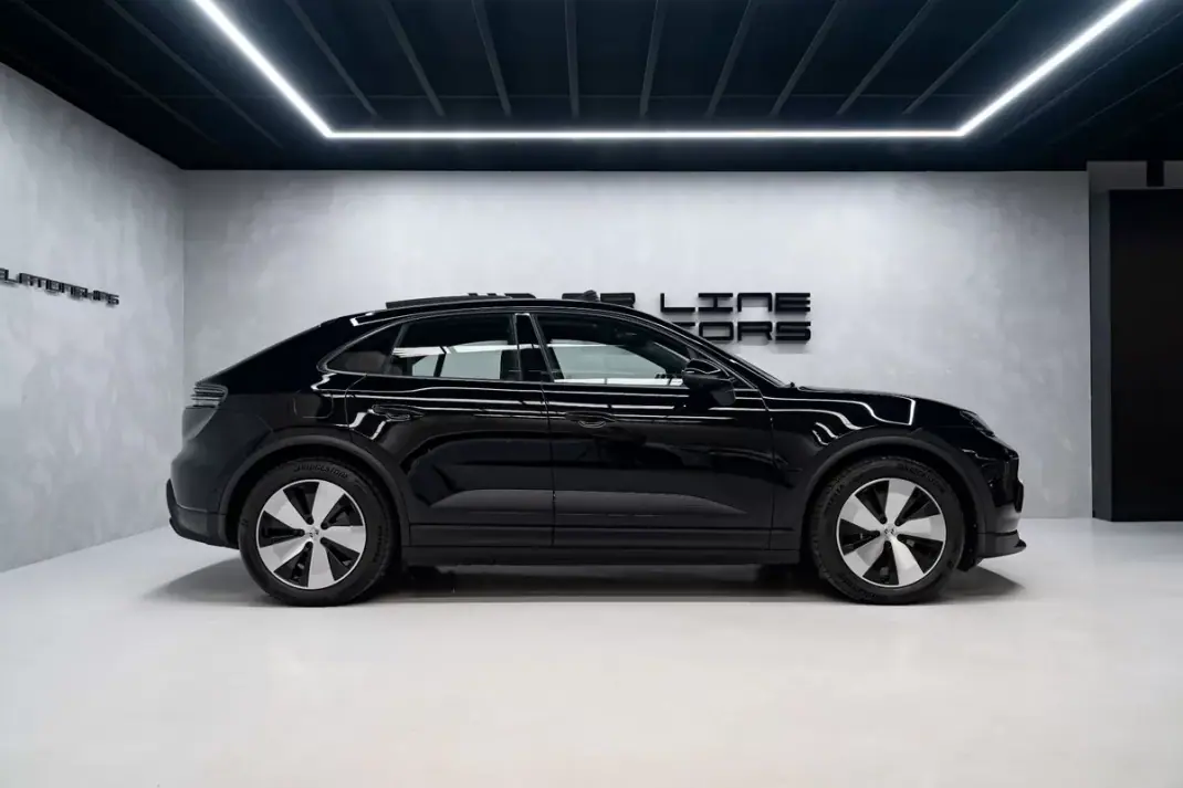 Porsche Macan 2025 - 74950 EUR, 22000 km - 22000km - foto 8 de 55