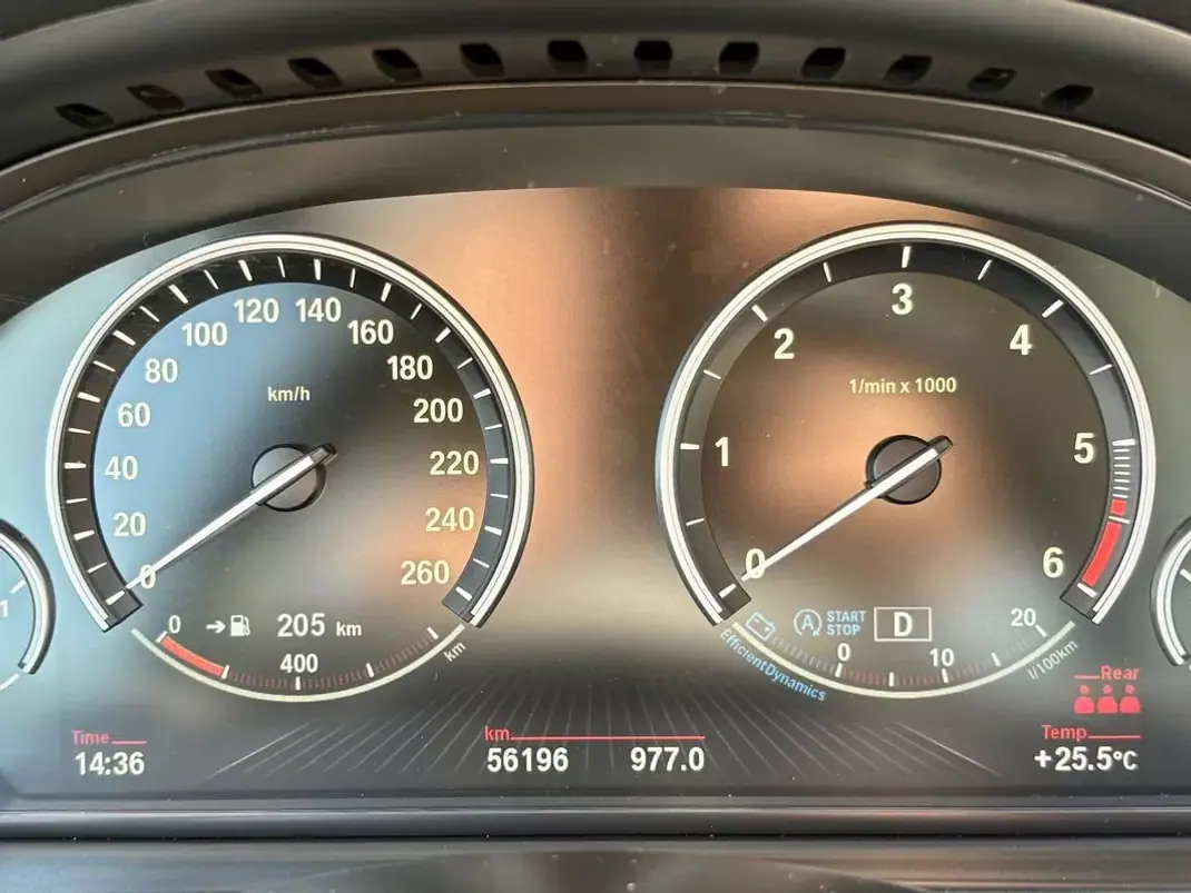 BMW 520 2015 - 21900 EUR, 56196 km - AUTO.MOTO.pt - 56196km - foto 16 de 24