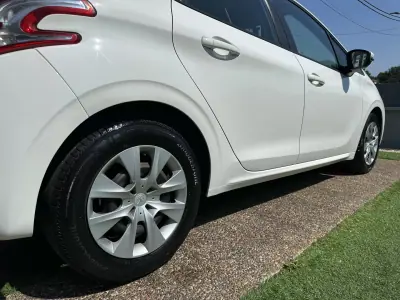 Peugeot 2015 - 6900 EUR, 230000 km - AUTO.MOTO.pt - 230000km - foto 20 de 40